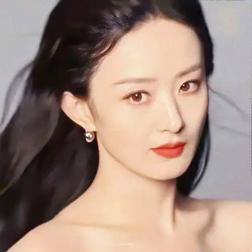 赵丽颖穿抹胸裙温婉动人乌黑长发勾勒精致侧脸
