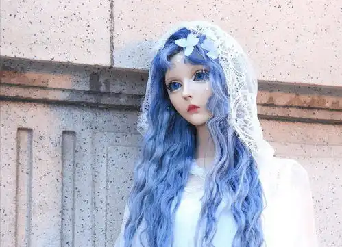 曾经整容成芭比娃娃的女孩,如今素颜照曝光,网友更像外星人