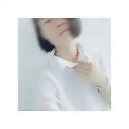 女头部位头像短发半身