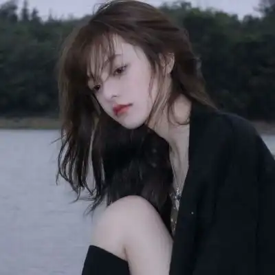 搞笑头像女生简单干净笑