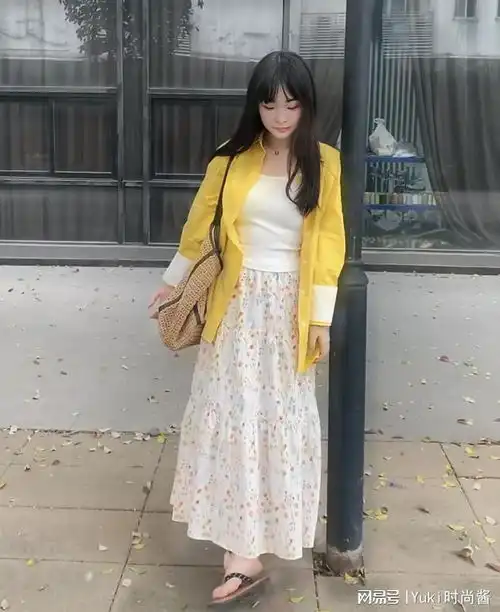 穿对是女神,穿错是村姑,碎花裙这样穿,轻松摆脱精致土