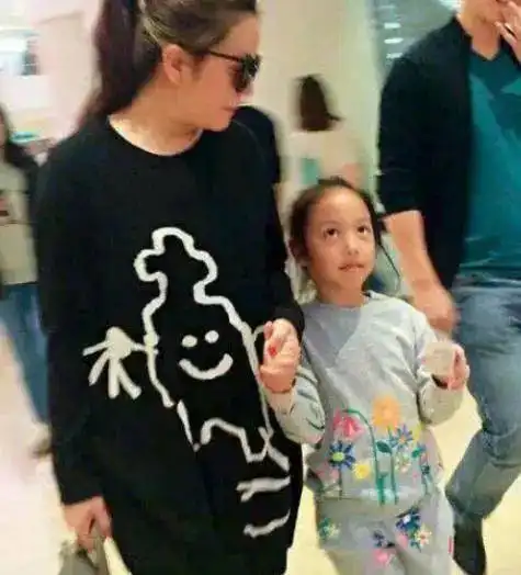 小四月称黄晓明是全世界最帅管王菲叫姐姐的她,情商高的有点吓人啊
