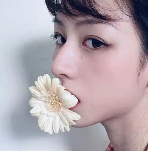 冬日阳光女生头像