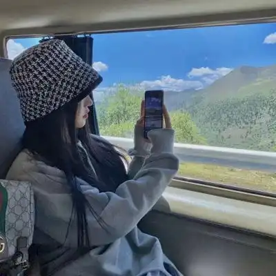 女生真人微信头像不露脸图片