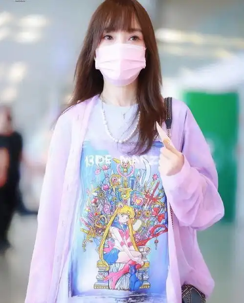 拒绝刻板老气穿搭,学38岁的李小璐这样穿,轻松变身减龄少女
