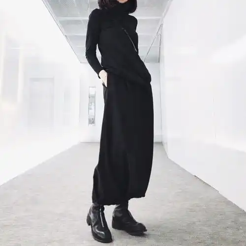 一身黑暗风,10个单品任意组合都是t台秀,裤妖衣魅裙神秘,异美