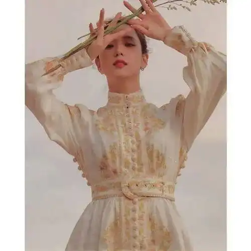比起歌,更吸引人的是她们的衣品