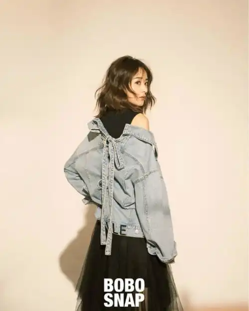 赵丽颖晒杀青背影照,如今她逆袭成气质女神,拍时尚大片撞脸杨幂