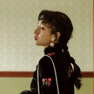 祁安辞复古唯美女生头像总有一微信头像我要个性网