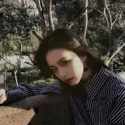 黑暗头像女生真人霸气马