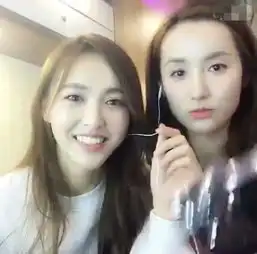 人美歌也甜唐嫣和闺蜜吕一录视频秀歌喉