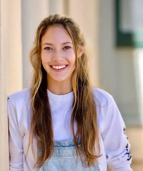 从北京姑娘到冰雪女王,18岁天才少女爆红背后,是妈妈和奶奶的爱