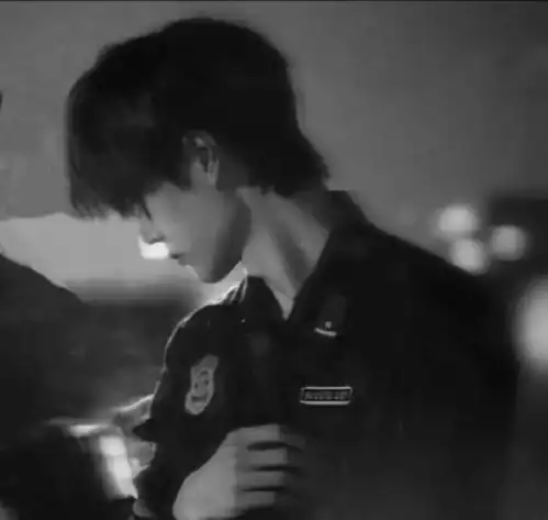 王一博头像做一阵风吧,有温柔也有英勇