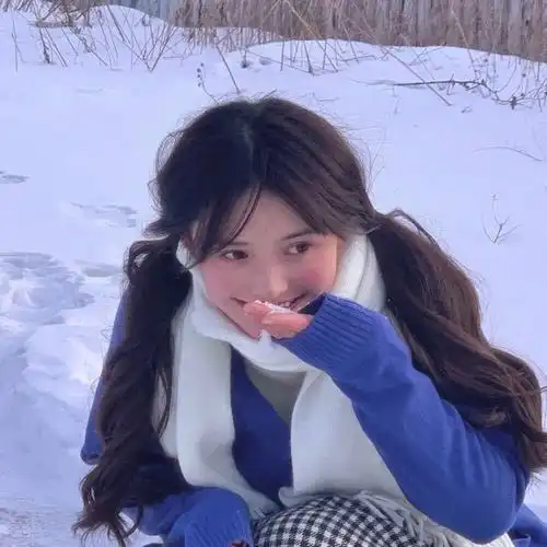 眉曼颜眉毛在史上经历了很多变化,从浓密到细长从自然到修饰