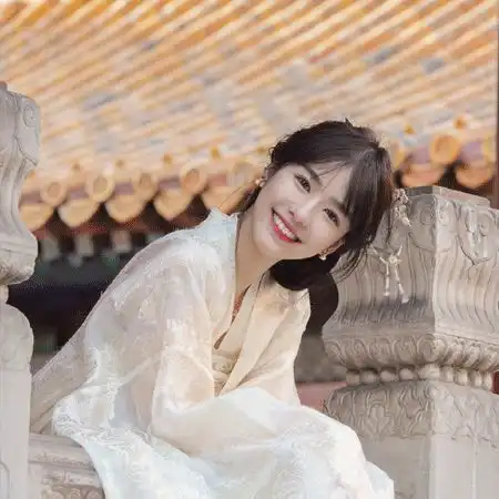 超级唯美的古装气质美女图片会偷偷失望是因为感受到的爱意不够