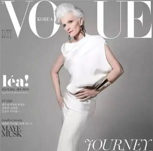 马斯克母亲独自抚养3个孩子,现个个成亿万富豪,72岁依然很美