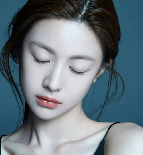 超可爱漂亮小女孩头像淡