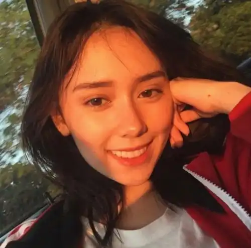 头像我跟你,是不是再也来不及重新认识了