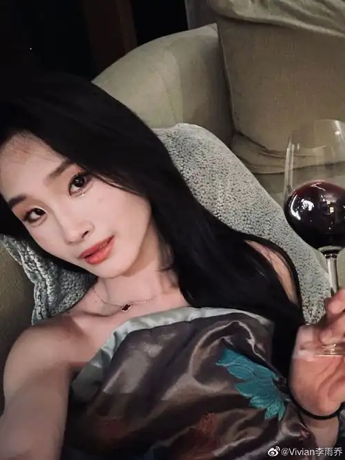 奇葩网红京城乔姐曾男扮女装进女浴室偷拍,承认自己参与性交易