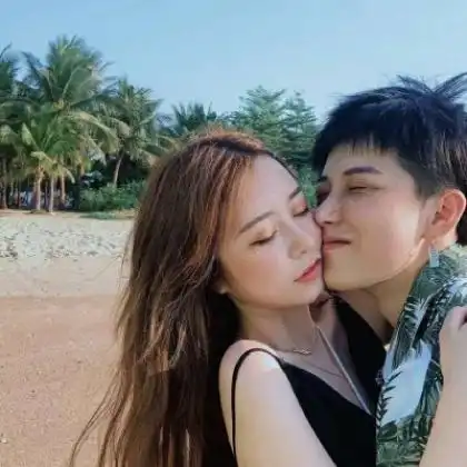 qq女生超霸气头像qq情侣头像
