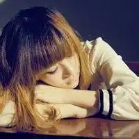 女生趴着睡觉的头像微信头像图片大全