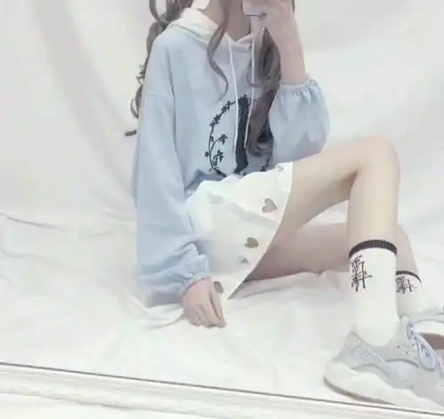 12句超甜超暖心的情话短句,你裙下的人间太美妙