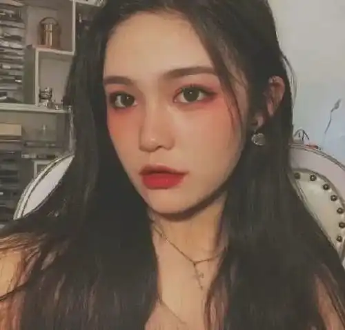 网易云扎心热评对你忽冷忽热的人,你还指望有结局,别做梦了