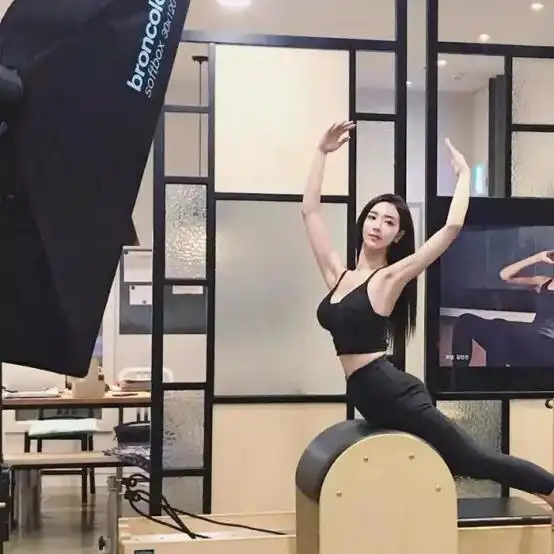 韩国最美女兵李允花,曾是模特出身,后来当上女上尉