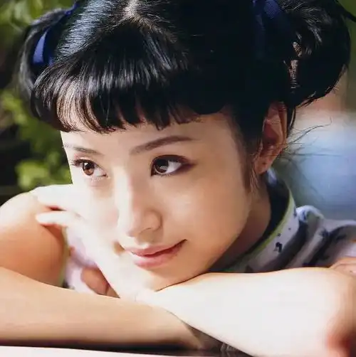 37岁的上户彩,人缘极佳的人气演员,她的魅力和美丽从未改变