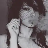 黑白琴键弹出了彩色的画