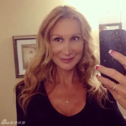 澳少女想变性父母重登出生证明介绍他