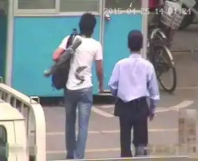 一武侠迷背自制不锈钢刀刃行走街头被查获