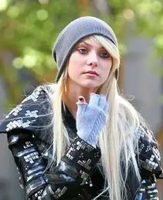 那些是适合冬季戴帽子的发型