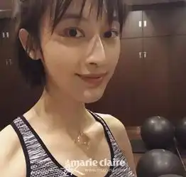 周末还在睡懒觉女明星已经开始练空中瑜伽和斑比跪了