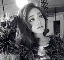 有好看的女生头像吗