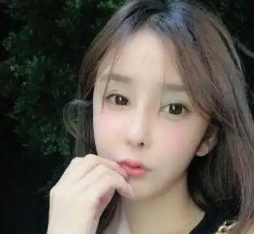 杭州富二代用三亿追网红,破产后骗朋友被告入狱,女友翻脸找洋人