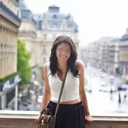 悲剧22岁美国女大学生坠落钟楼身亡,离她毕业只剩不到两周....