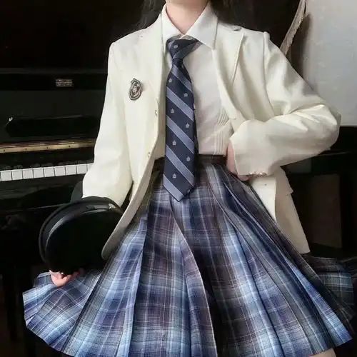 jk格裙一眼心动的温柔女生头像