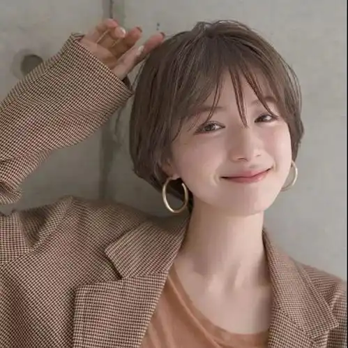 今日优质头像心里若有了良人,眼里遍全是路人