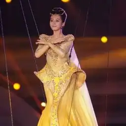 同为金鹰女神,李小璐又土又丑无法入眼,而她却美得无可救药