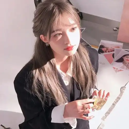 一组神仙颜值男女头像,请签收