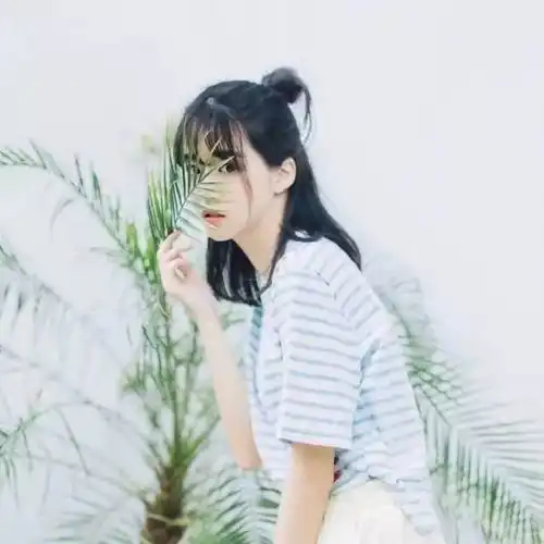 风格女头像真人余清欢