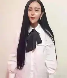 美女整容成芭比娃娃,转身后网友都醉了这算十级伤残