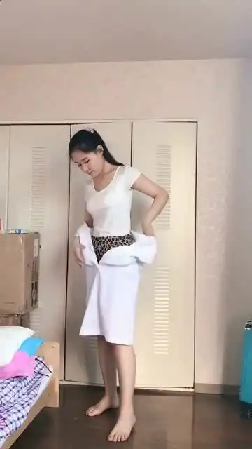 护士换下工作装,也是个大美女