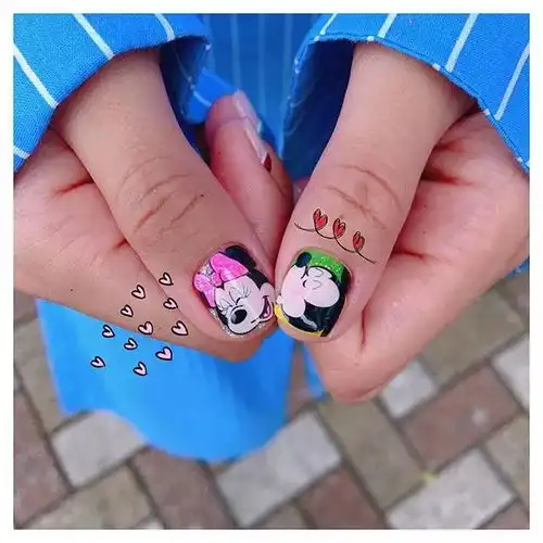 韩系美甲的大拇指特写可爱爆了