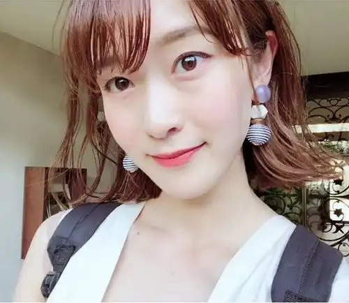 穿搭不同爱用彩妆也不同日本10位美女小姐姐的化妆包大公开