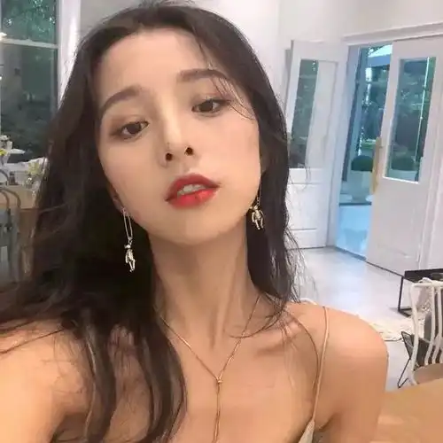 好看的美女头像快手moss