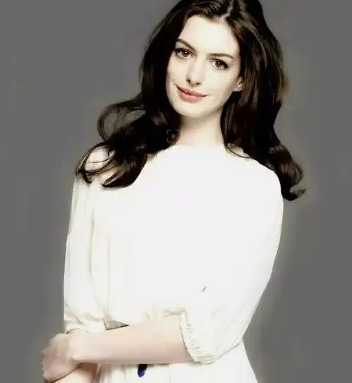 35岁美貌如真人芭比,却因太完美而被全网黑