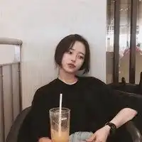 微信头像女高冷黑白王煜