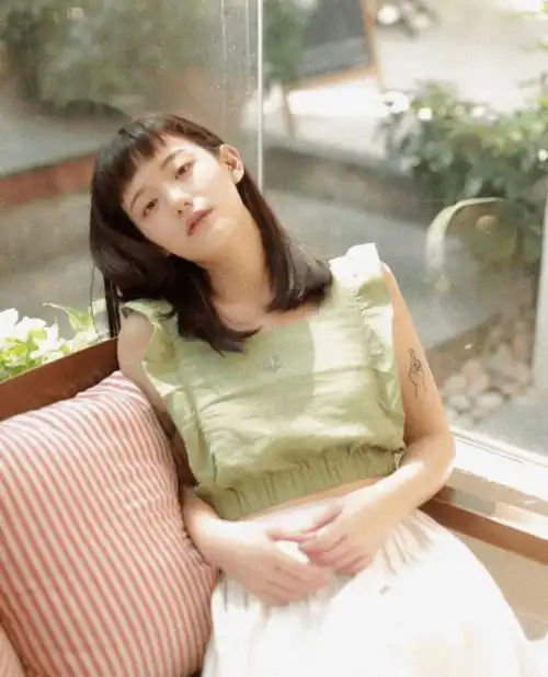 赵丽颖产后变化这么大穿纯欲裙炸裂好看